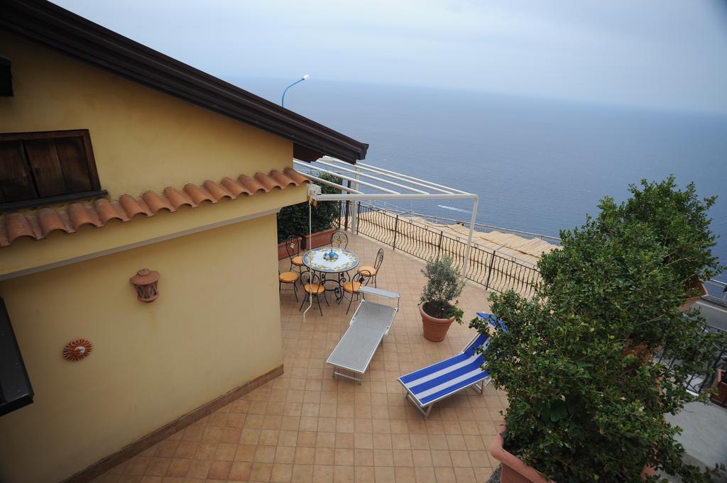 Bed and Breakfast La Mela Blu Furore Exterior foto